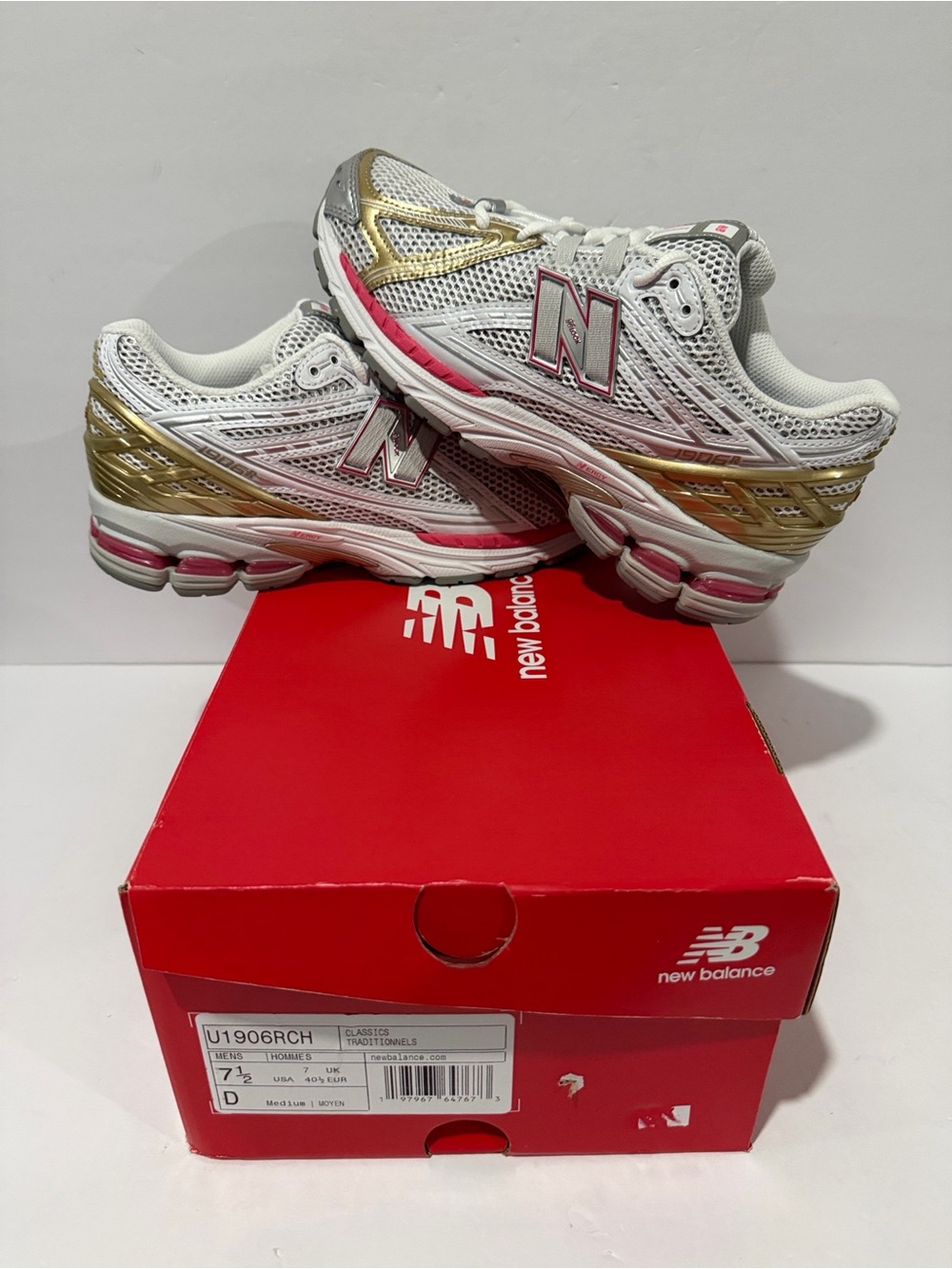 NB1906R ‘Silver Dragon Berry Gold’ Sz 7.5 (U1906RCH)